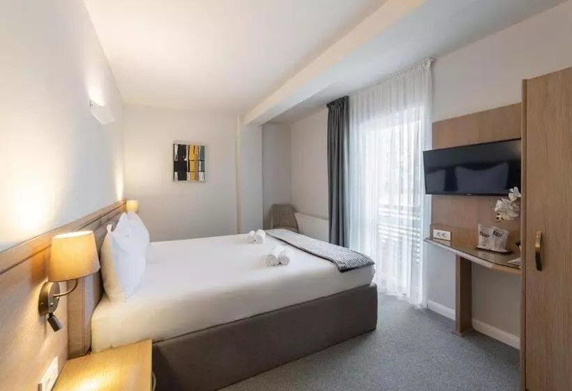 Hotelli Eden 5