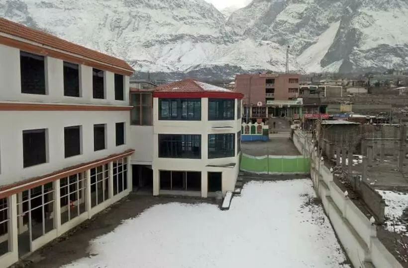 هتل Oasis International