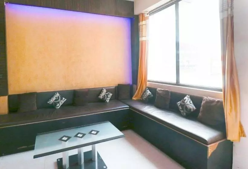 هتل Oyo 39859 Shiv Ganga Inn
