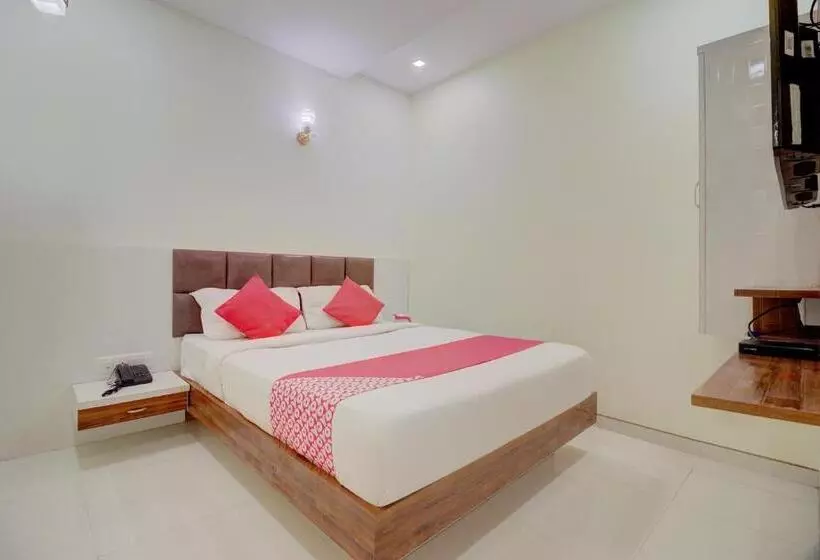 هتل Oyo 39859 Shiv Ganga Inn