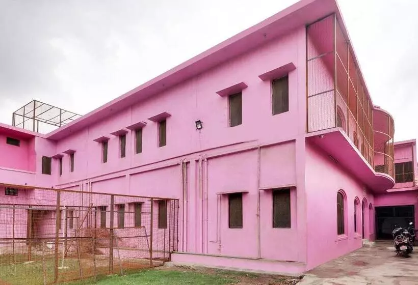 Hotelli Spot On 42133 Hanuman Bagh