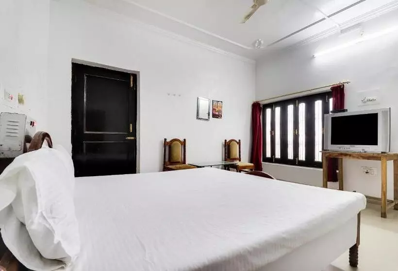 Hotelli Spot On 42133 Hanuman Bagh