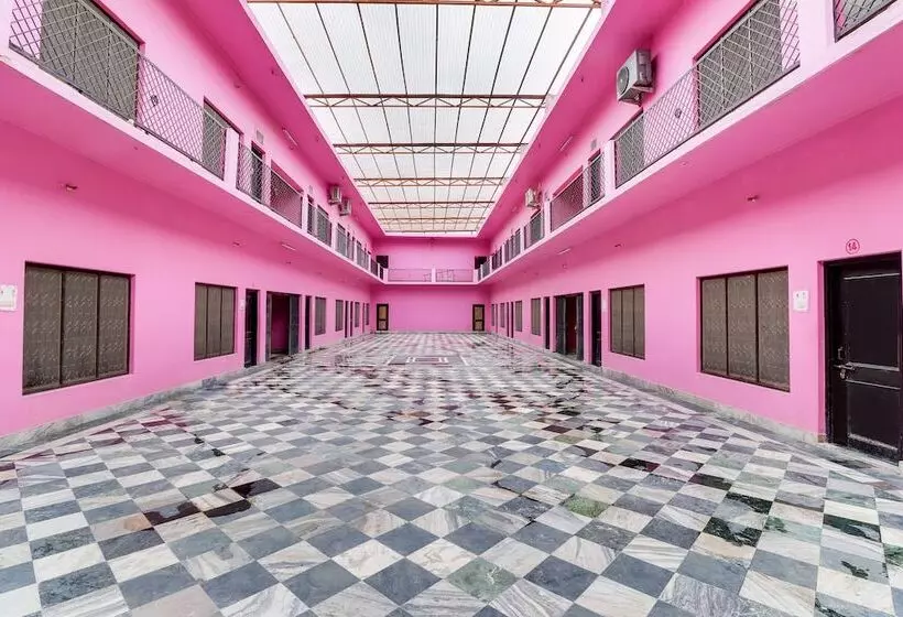 Hotelli Spot On 42133 Hanuman Bagh