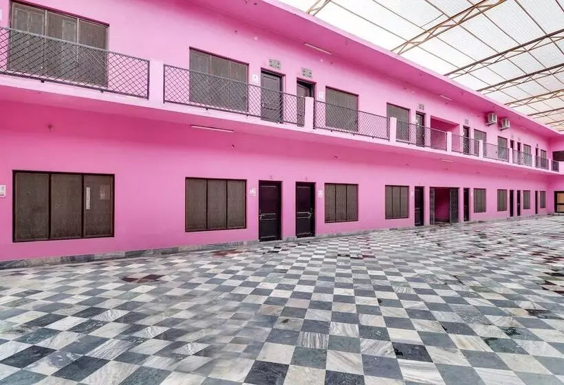 Hotelli Spot On 42133 Hanuman Bagh