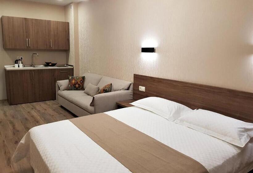 هتل Crystal Resort