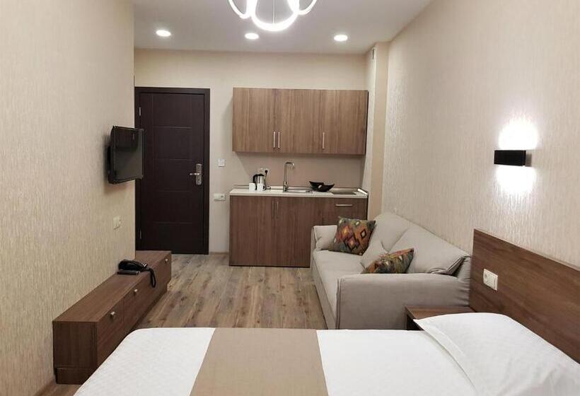 هتل Crystal Resort