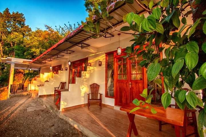 Pensão V@ella Guesthouse