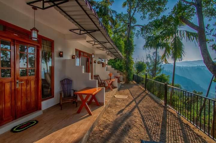 Pensão V@ella Guesthouse