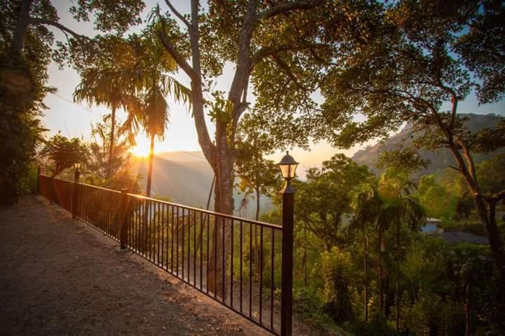 Pensão V@ella Guesthouse