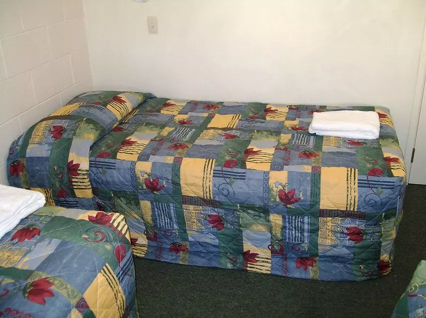 Cedar Court Motel