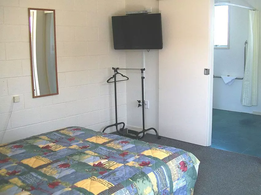 Cedar Court Motel