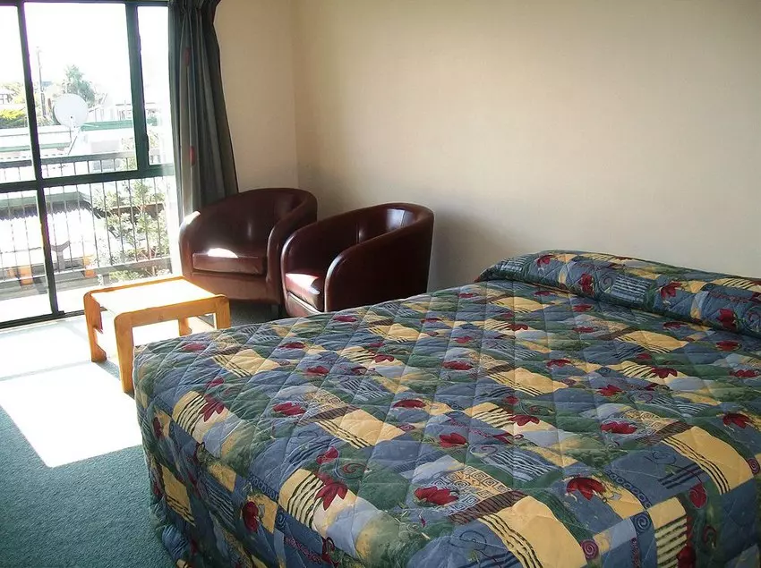 Cedar Court Motel