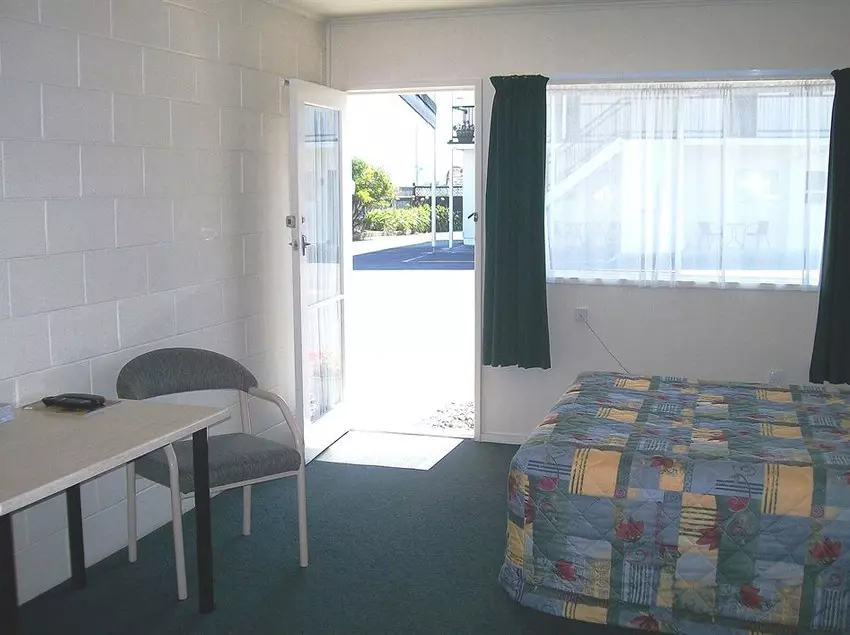 Cedar Court Motel