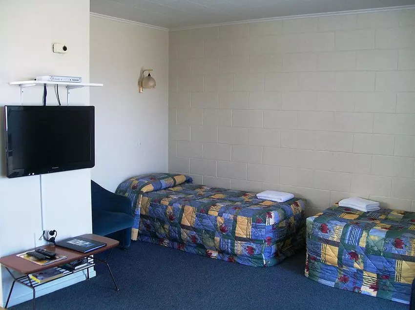 Cedar Court Motel
