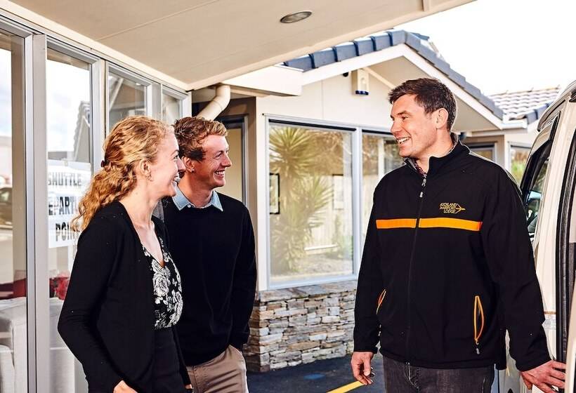 בית מלון כפרי Auckland Airport Lodge