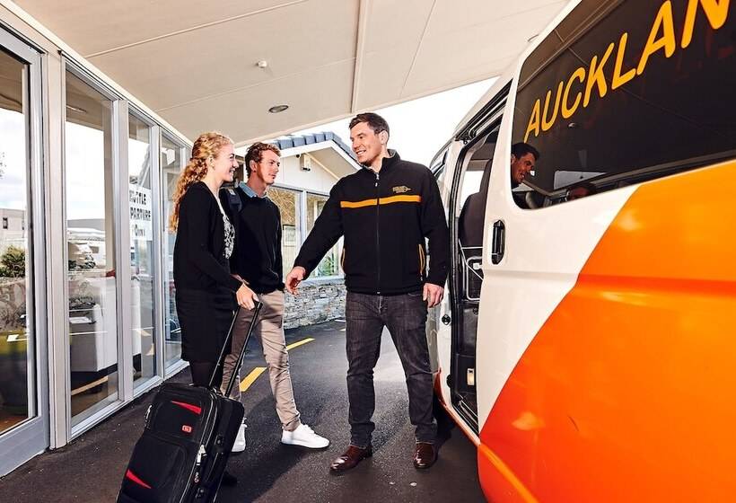 בית מלון כפרי Auckland Airport Lodge