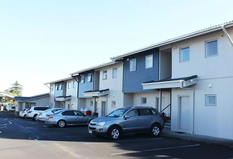 בית מלון כפרי Auckland Airport Lodge