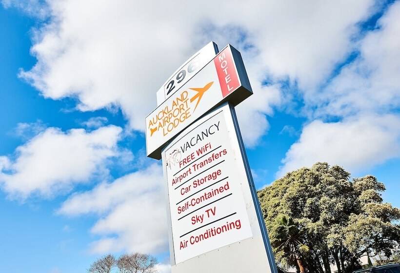 בית מלון כפרי Auckland Airport Lodge