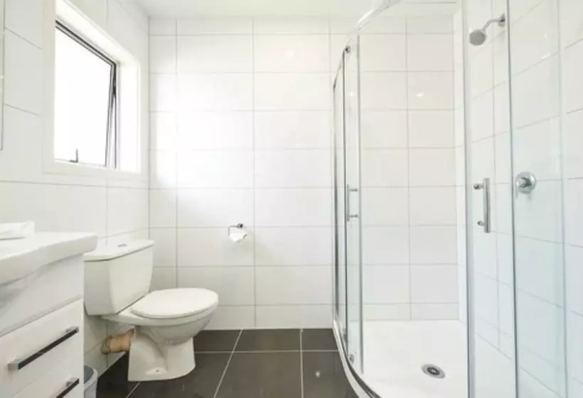 בית מלון כפרי Auckland Airport Lodge