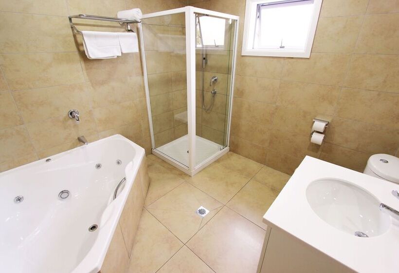 בית מלון כפרי Auckland Airport Lodge