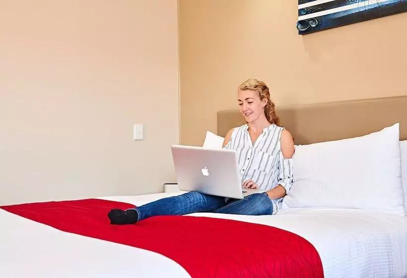 בית מלון כפרי Auckland Airport Lodge