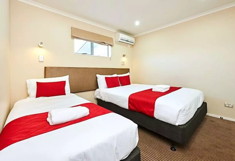 בית מלון כפרי Auckland Airport Lodge