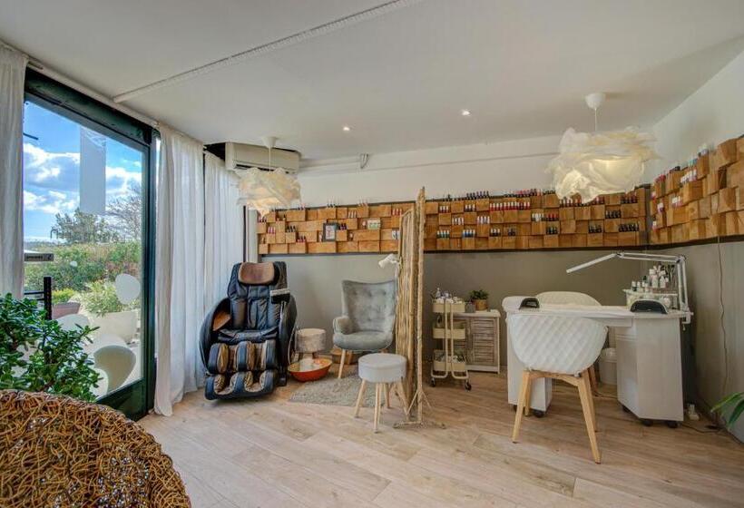 Отель Bastide & Spa  Villa De Lourmarin