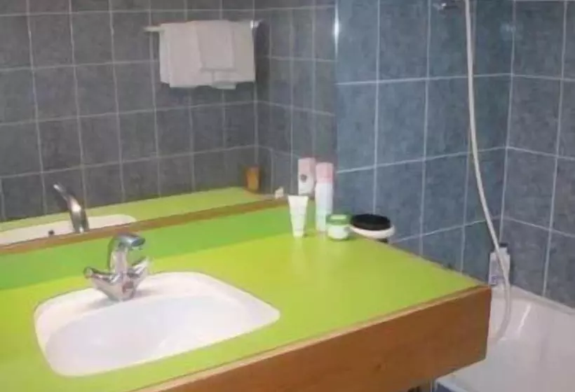 هتل Hôtel Dupleix   Hyper Centre   Parking Et Garage Gratuit