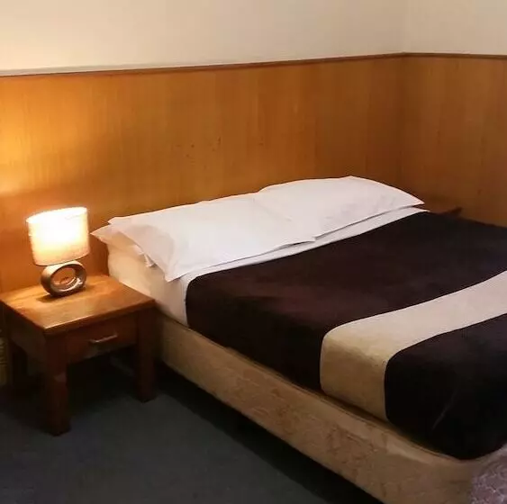 ホテル Holiday Lodge