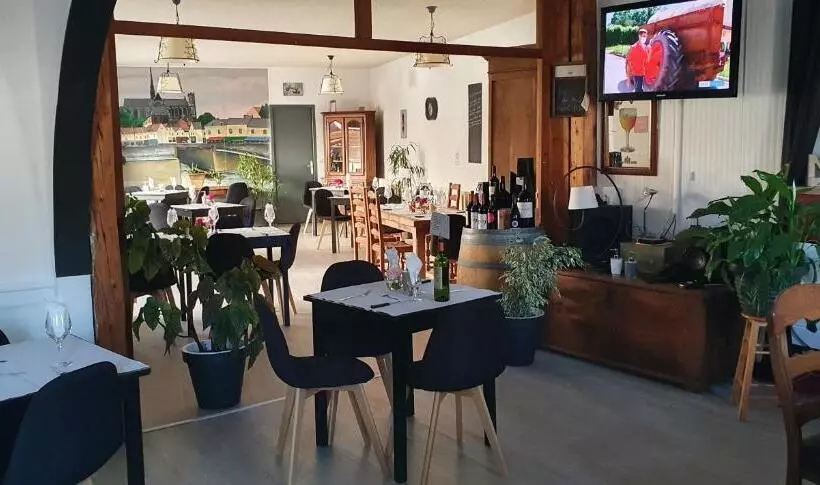 Отель Hôtel Restaurant Du Commerce