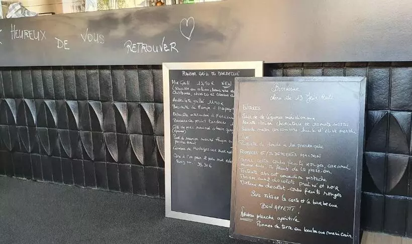 Отель Hôtel Restaurant Du Commerce