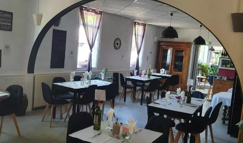 Отель Hôtel Restaurant Du Commerce