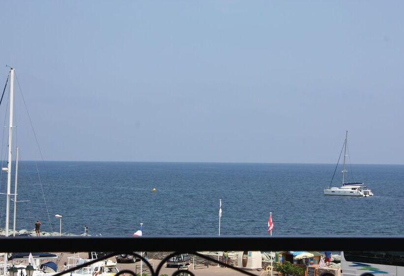 ホテル Marina D'oro