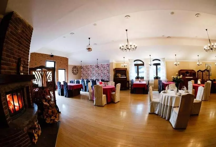 Отель Pod Lipami