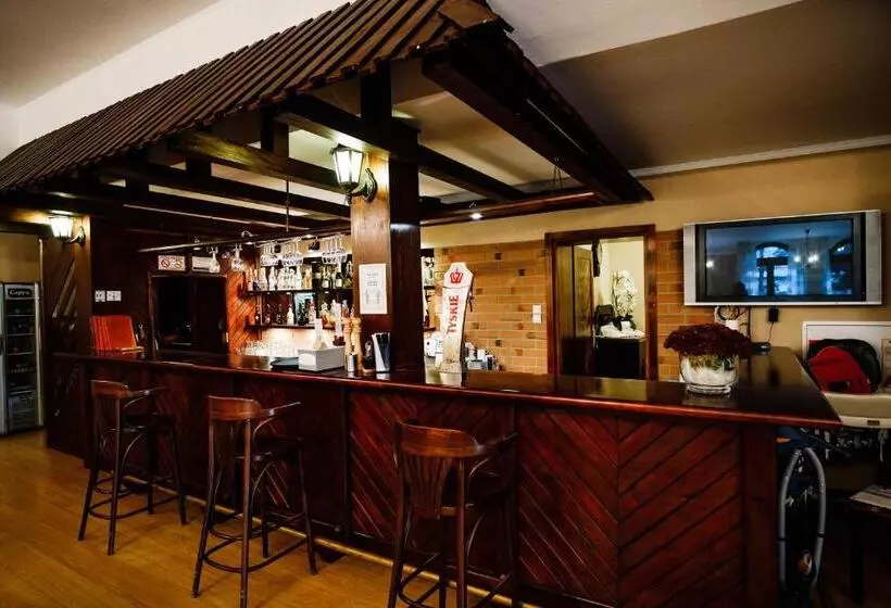 Отель Pod Lipami