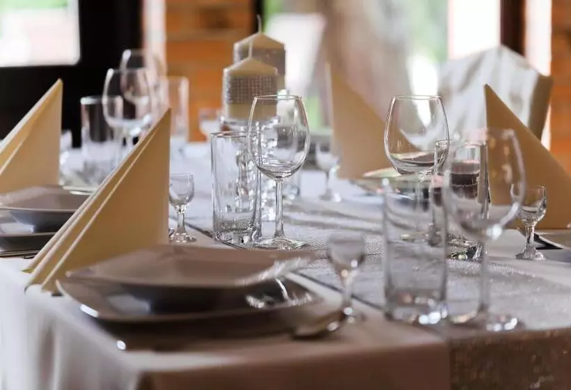 Отель Pod Lipami