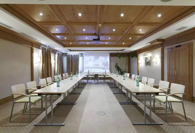 Majestic Hotel & Spa Resort