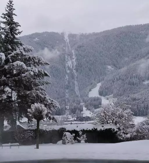 Majestic Hotel & Spa Resort