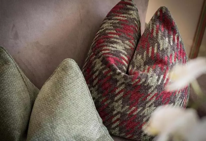 Majestic Hotel & Spa Resort