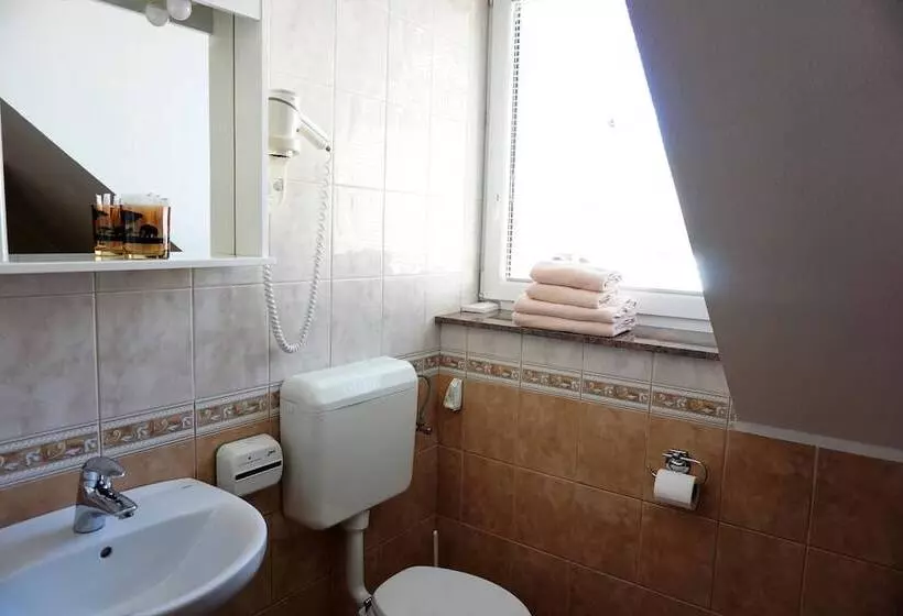 پانسیون Rooms & Apartments Pr Matjon