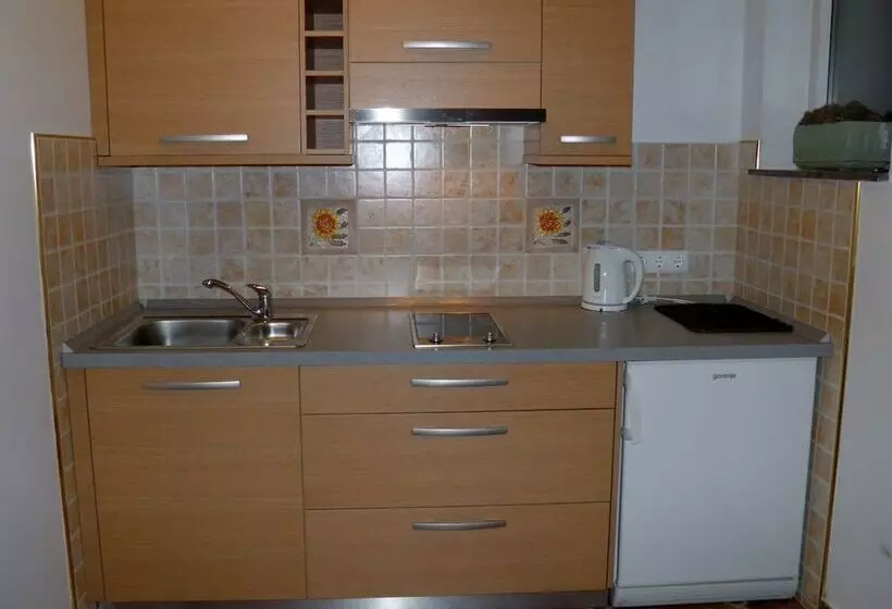 پانسیون Rooms & Apartments Pr Matjon