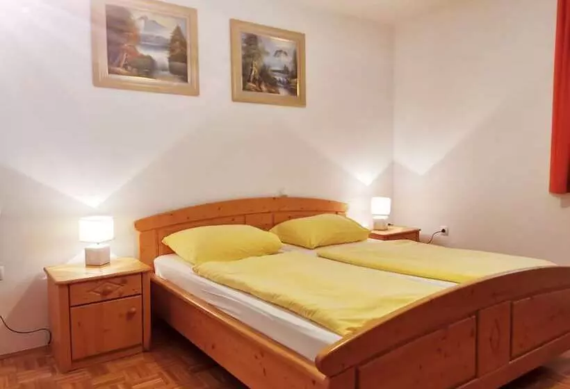 پانسیون Rooms & Apartments Pr Matjon