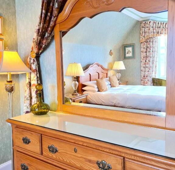 پانسیون Corriemar House