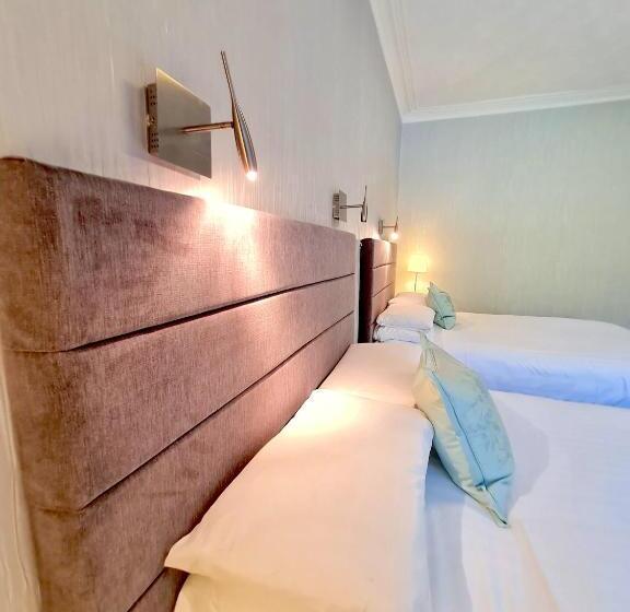 پانسیون Corriemar House