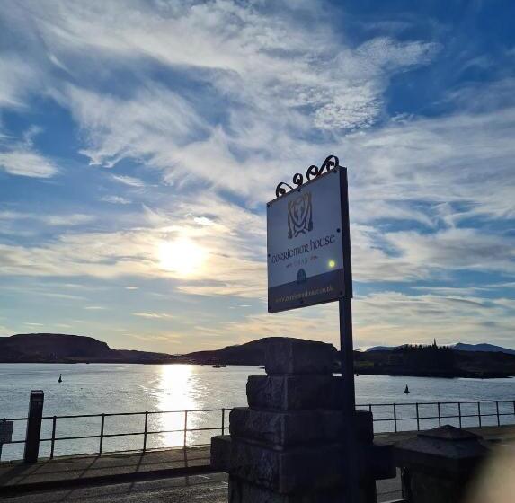 پانسیون Corriemar House