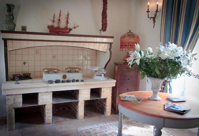 بنسيون Gite Des Carmes And Spa