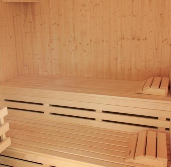 بنسيون Gite Des Carmes And Spa