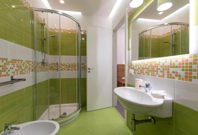 بنسيون Room And Breakfast Aloe