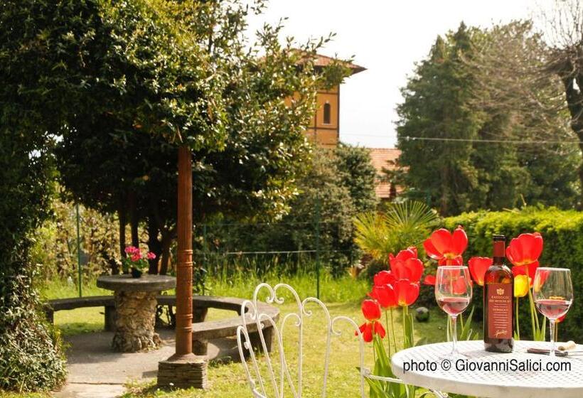 Santangela Hostel & Rooms