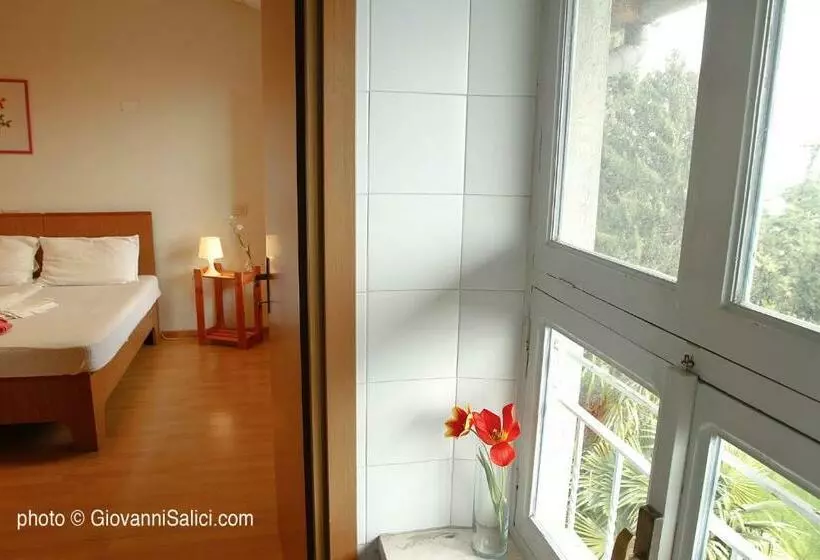 Santangela Hostel & Rooms